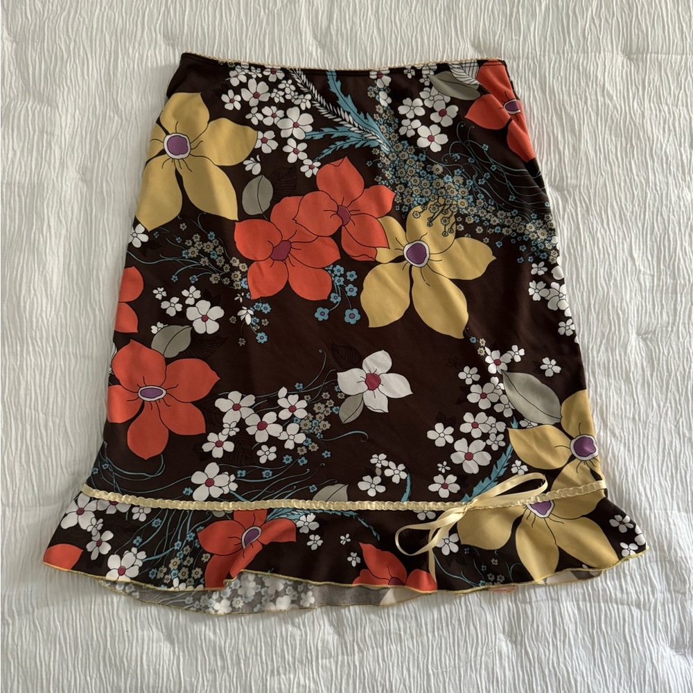 Mini floral skirt with ruffles